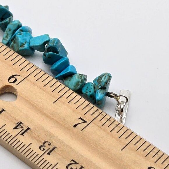 Turquoise Chip Stretch Bracelet with 925 Silver Elephant Charm and Toggle Clasp - Picture 5 of 5